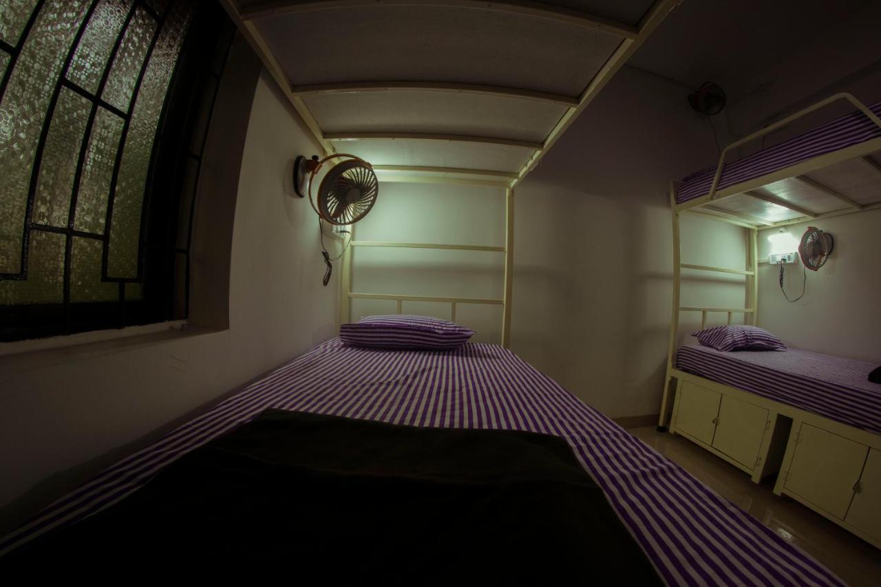 Bonds Hostel 칸돌림 외부 사진