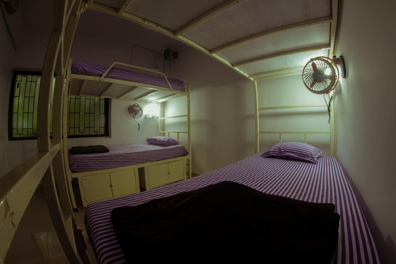 Bonds Hostel 칸돌림 외부 사진