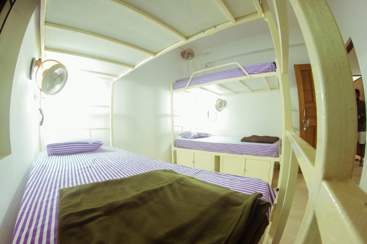 Bonds Hostel 칸돌림 외부 사진